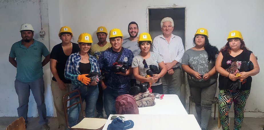 El Ministerio de Trabajo particip en el inicio al taller de albailera